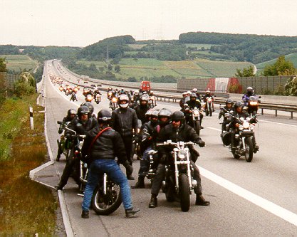 Bikes sowie das Auge reicht (A61)